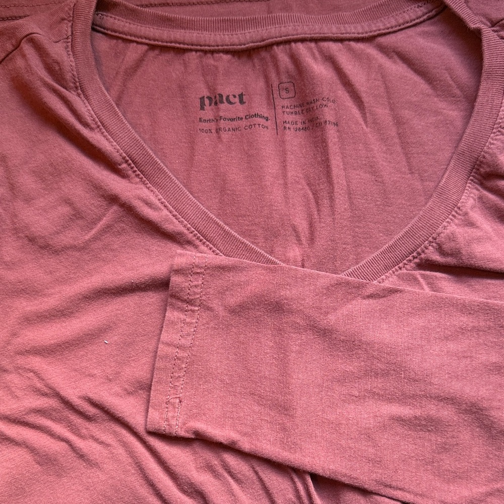 Pact Organic Cotton V-Neck Top in Dusty Rose